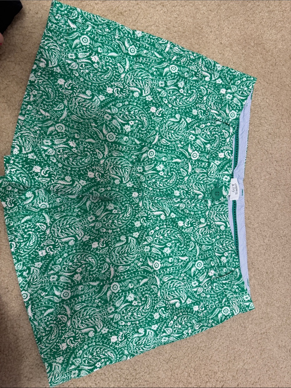 crown & ivy Green and White Paisley Print Women’s Shorts